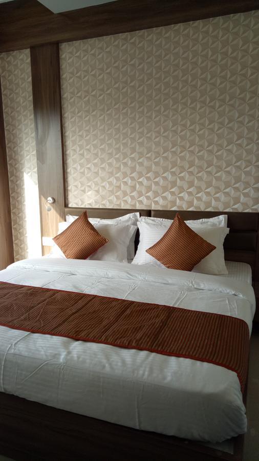 Swati Svasti 3B Hotel Dwarka  Exterior photo