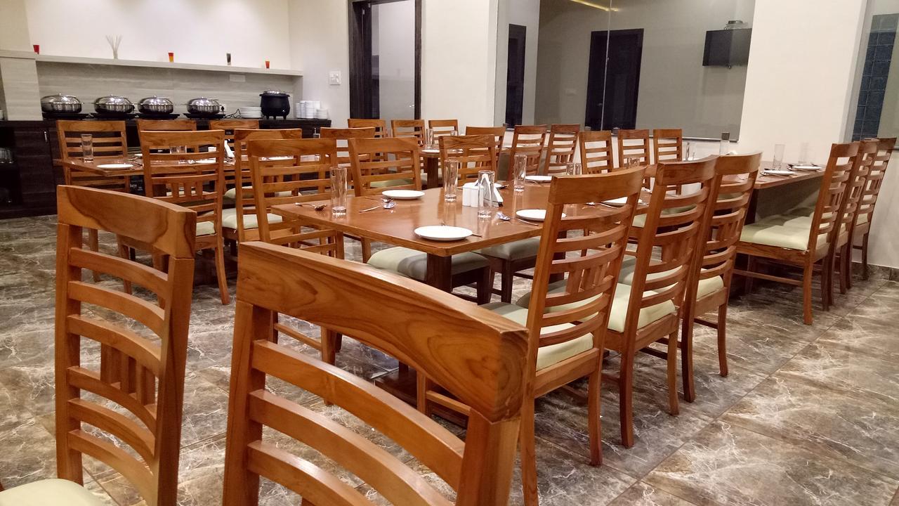 Swati Svasti 3B Hotel Dwarka  Exterior photo