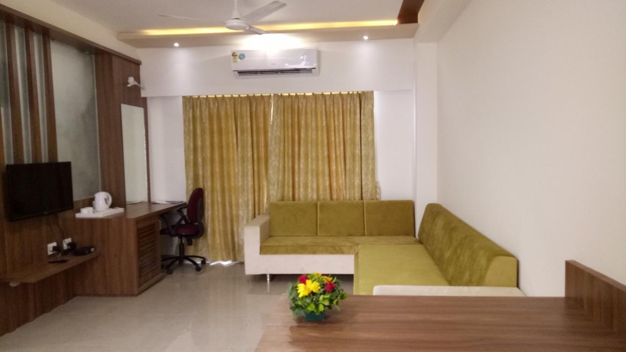 Swati Svasti 3B Hotel Dwarka  Exterior photo